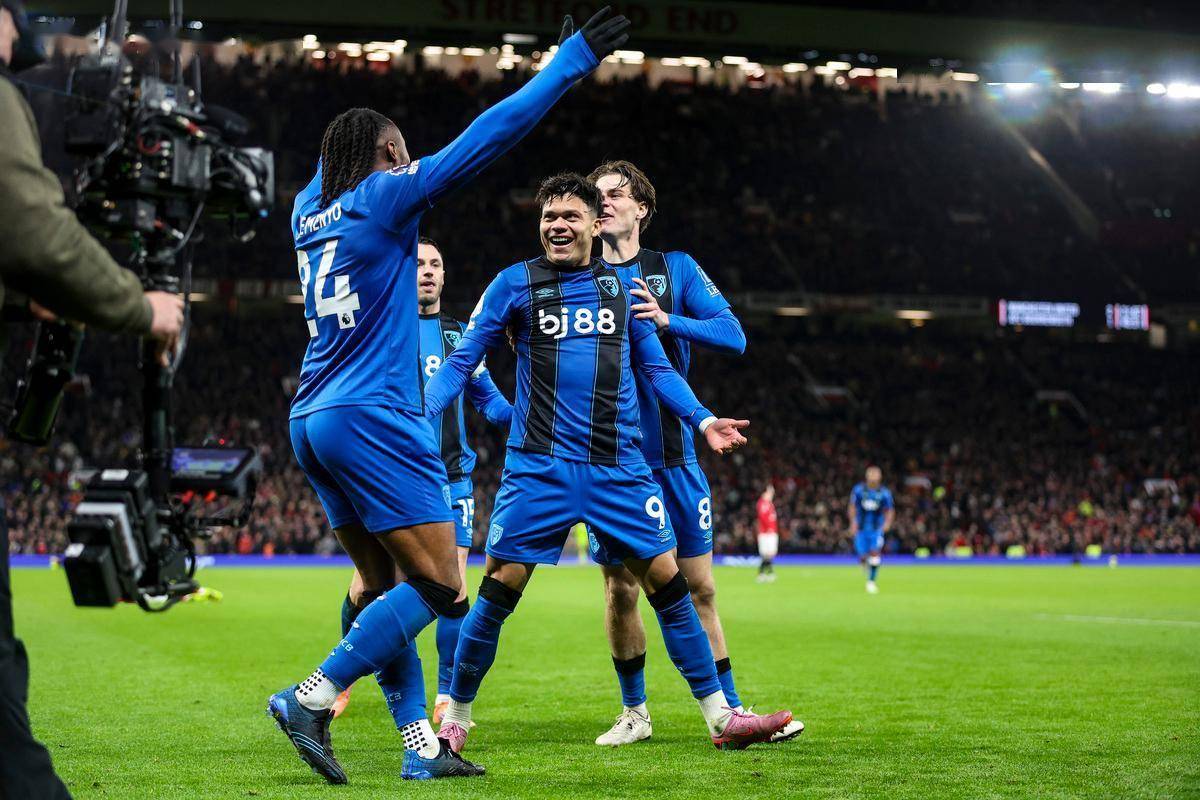 包含切尔西中场核心受伤，球队战力大打折扣的词条